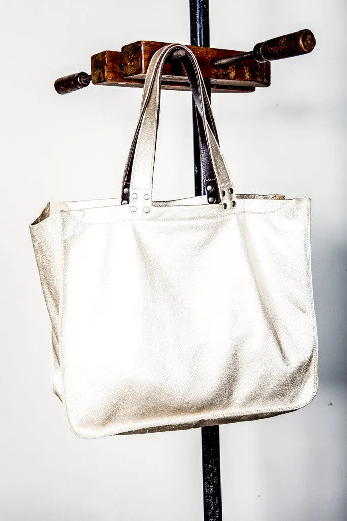 B15 TOTE W/TOP ZIPPER & INTERIOR POCKET