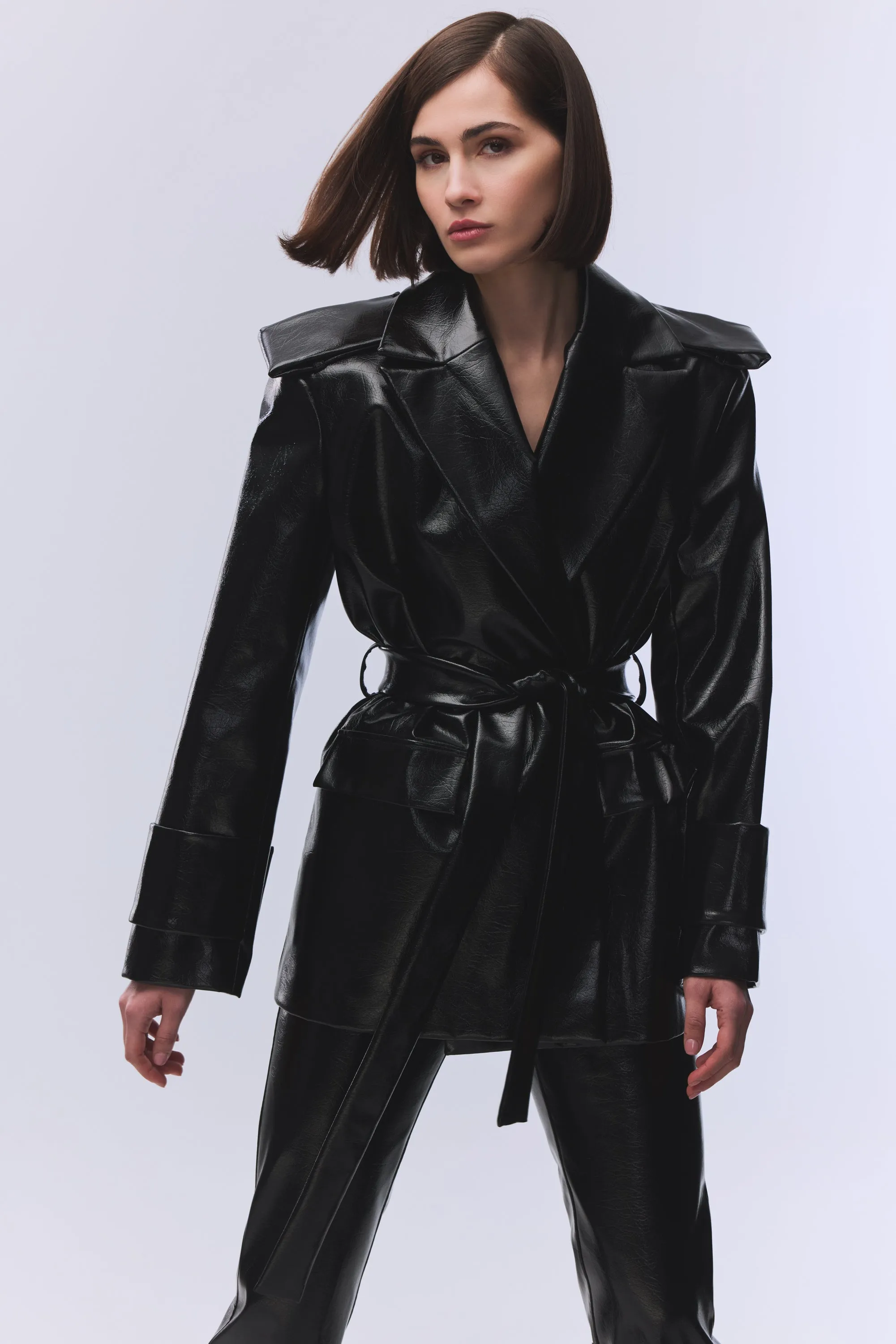 BLACK CRACK LEATHER SHOULDER DETAILED JACKET WITH TIE-DETAIL