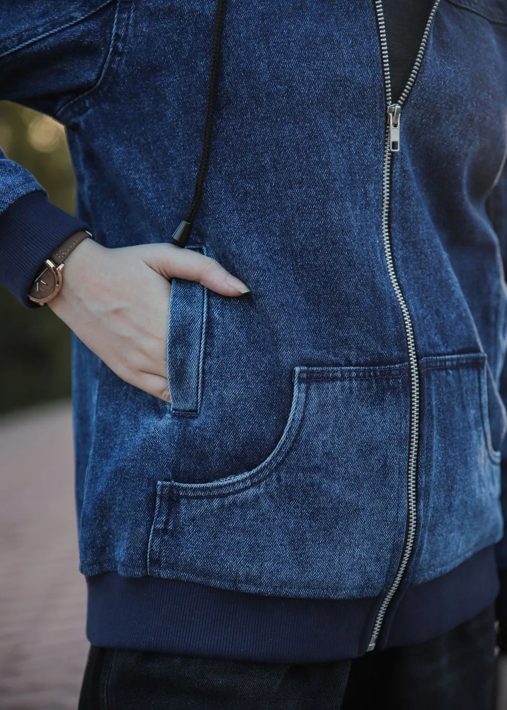 Blue Denim Hoodie & Black Vertex Jeans Look