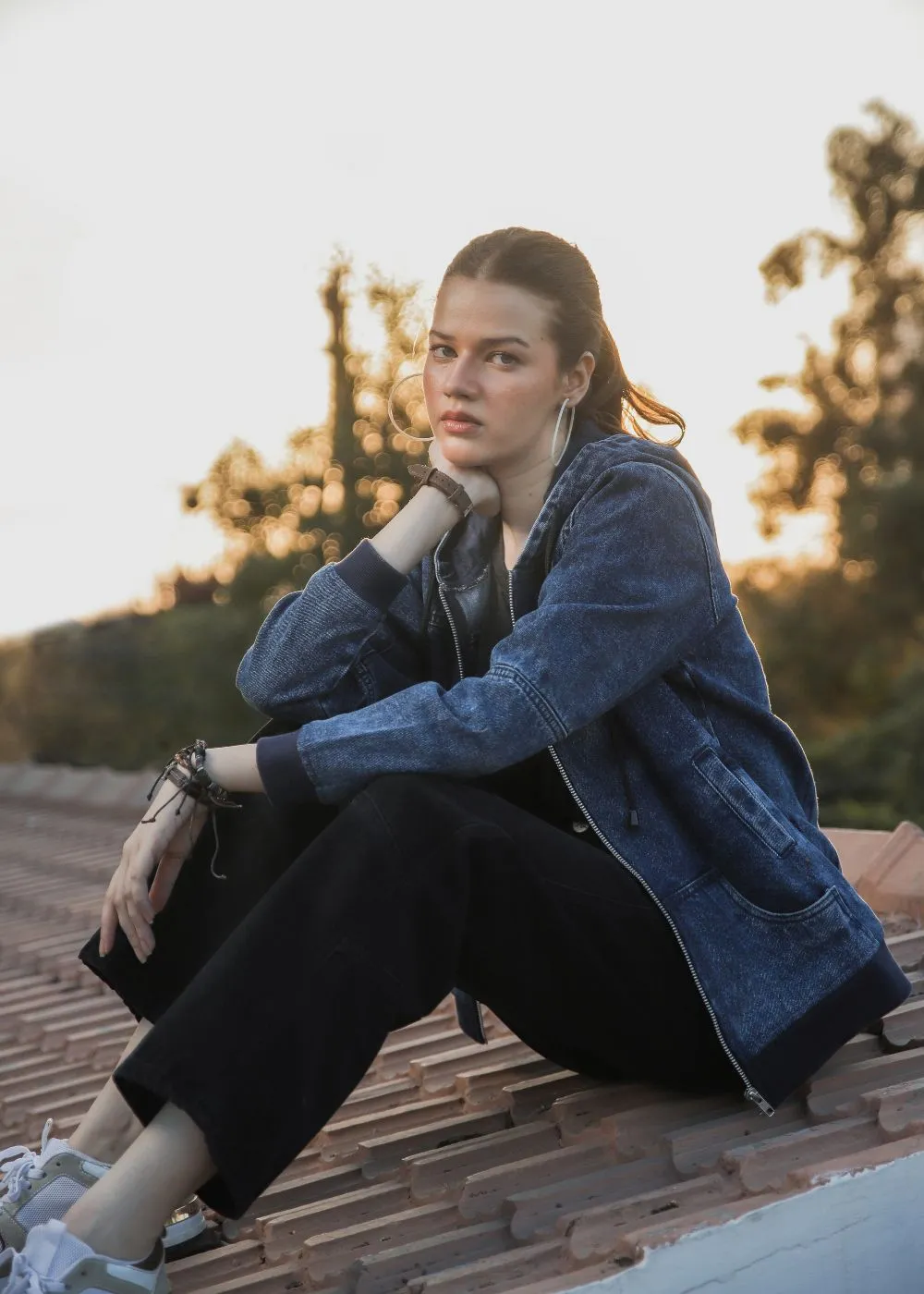 Blue Denim Hoodie & Black Vertex Jeans Look