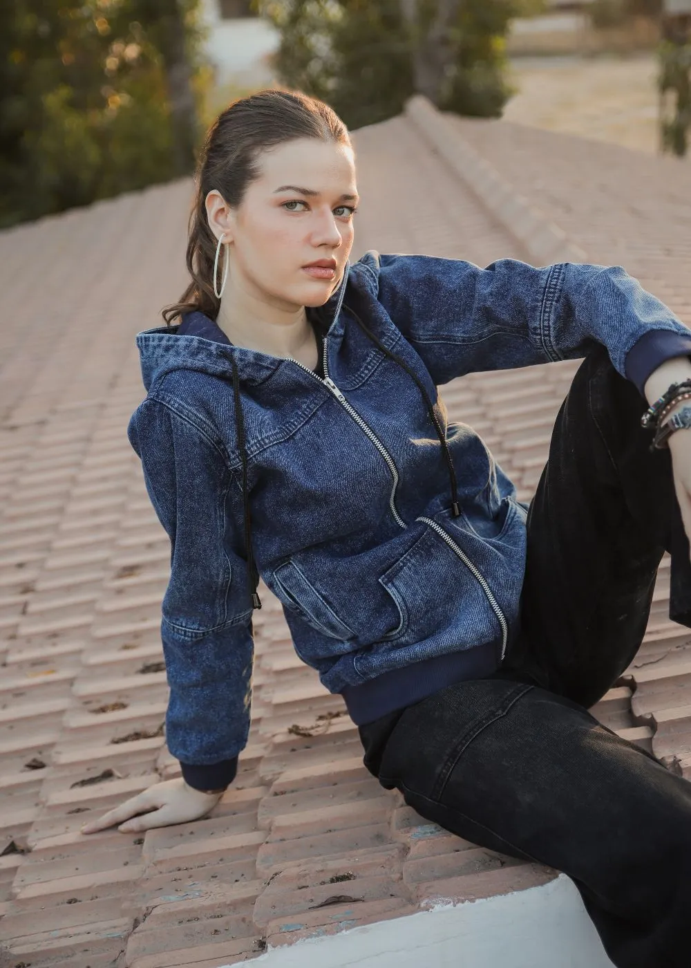 Blue Denim Hoodie & Black Vertex Jeans Look