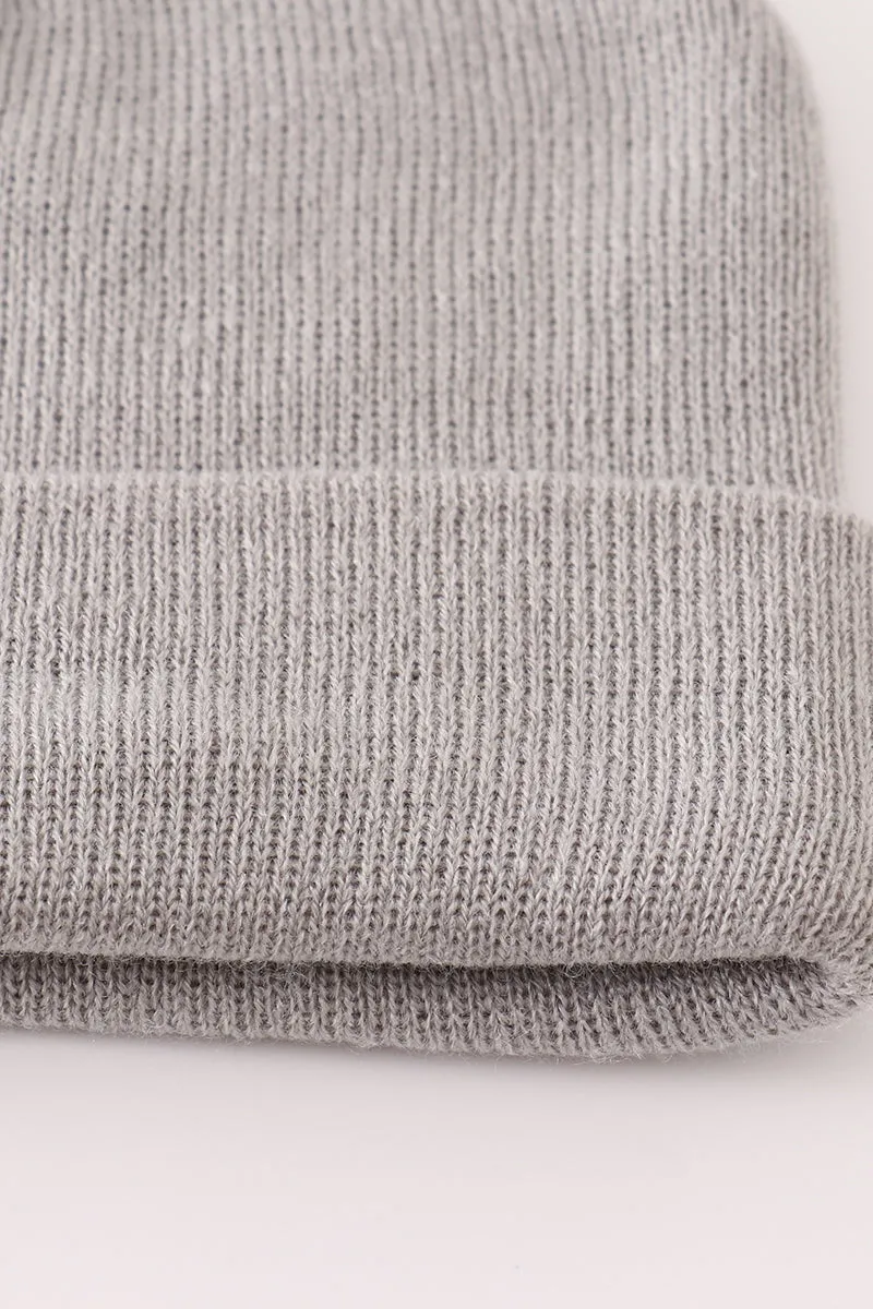 Grey ribbed basic knit beanie