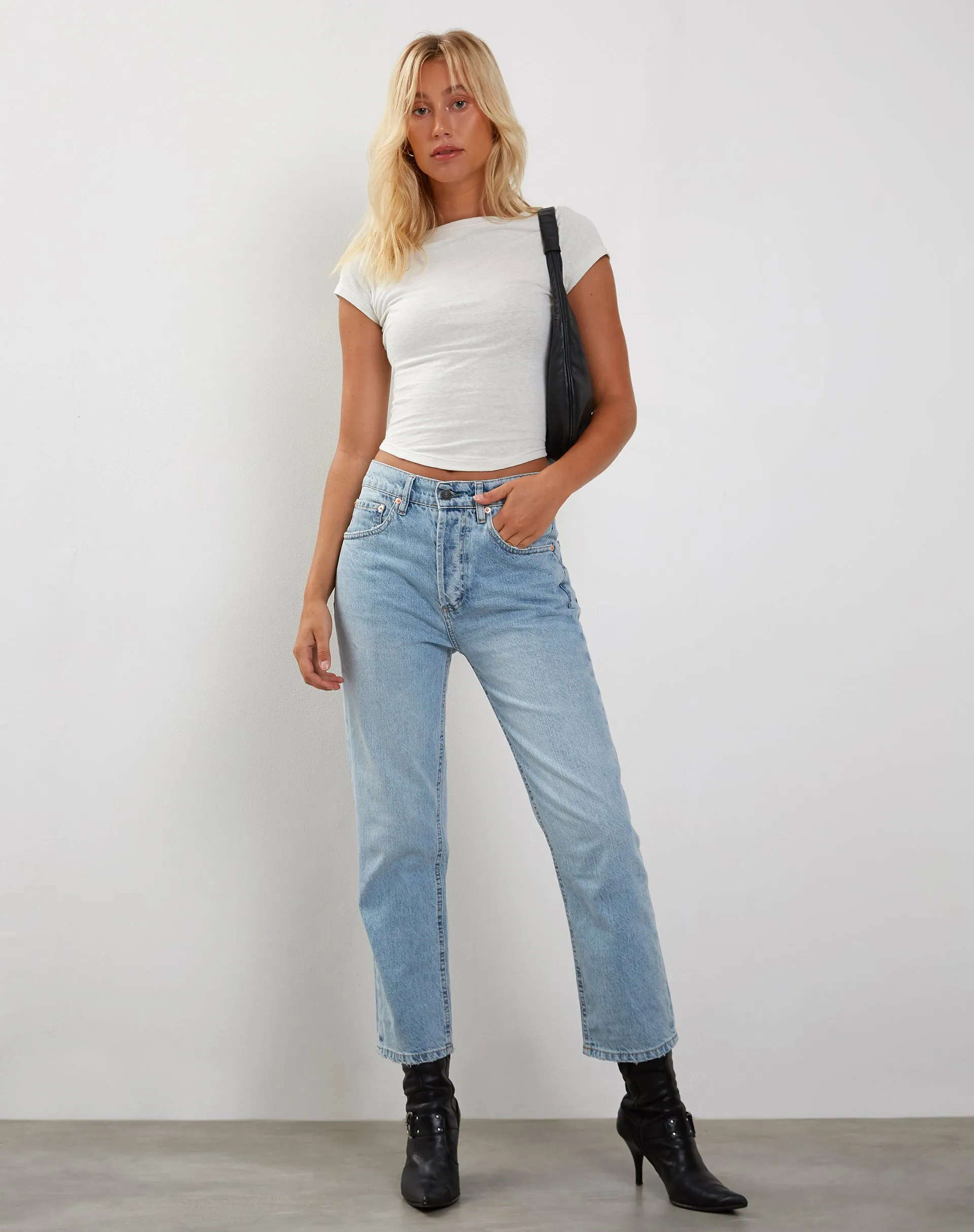 Mid Rise Straight Leg Jeans in Bleach Denim