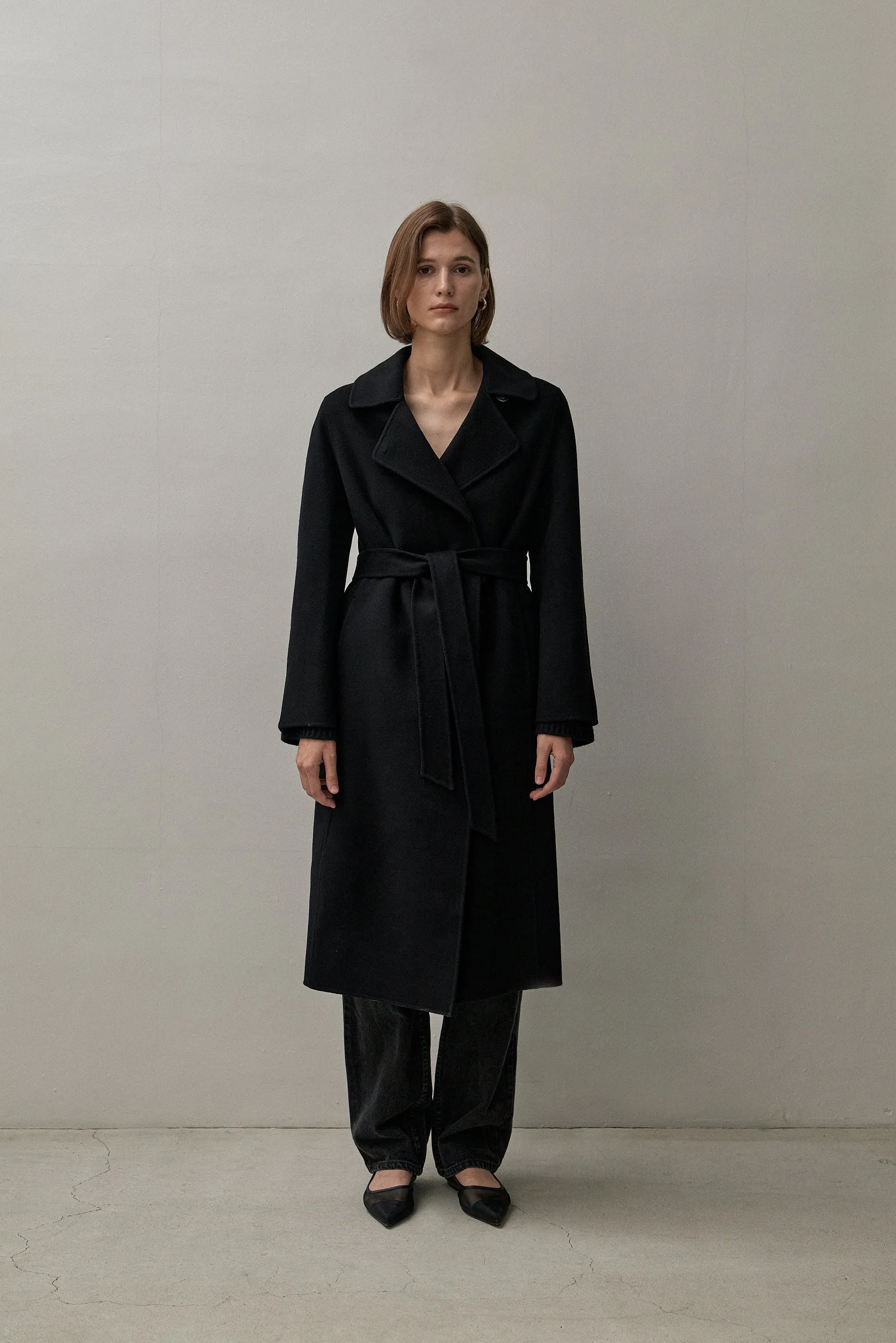 THE TAILORED COAT - BLACK