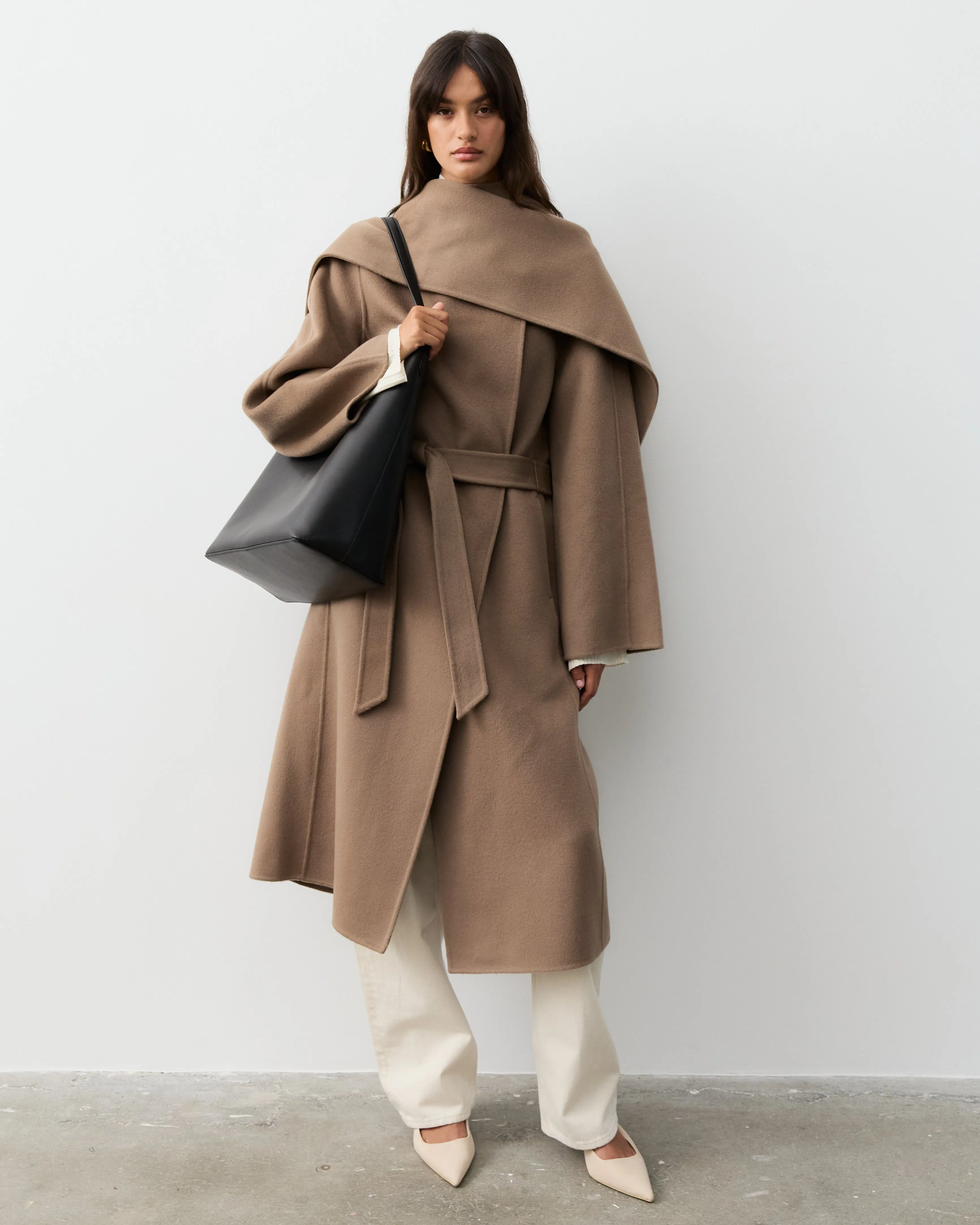 THE TAILORED COAT - TAUPE