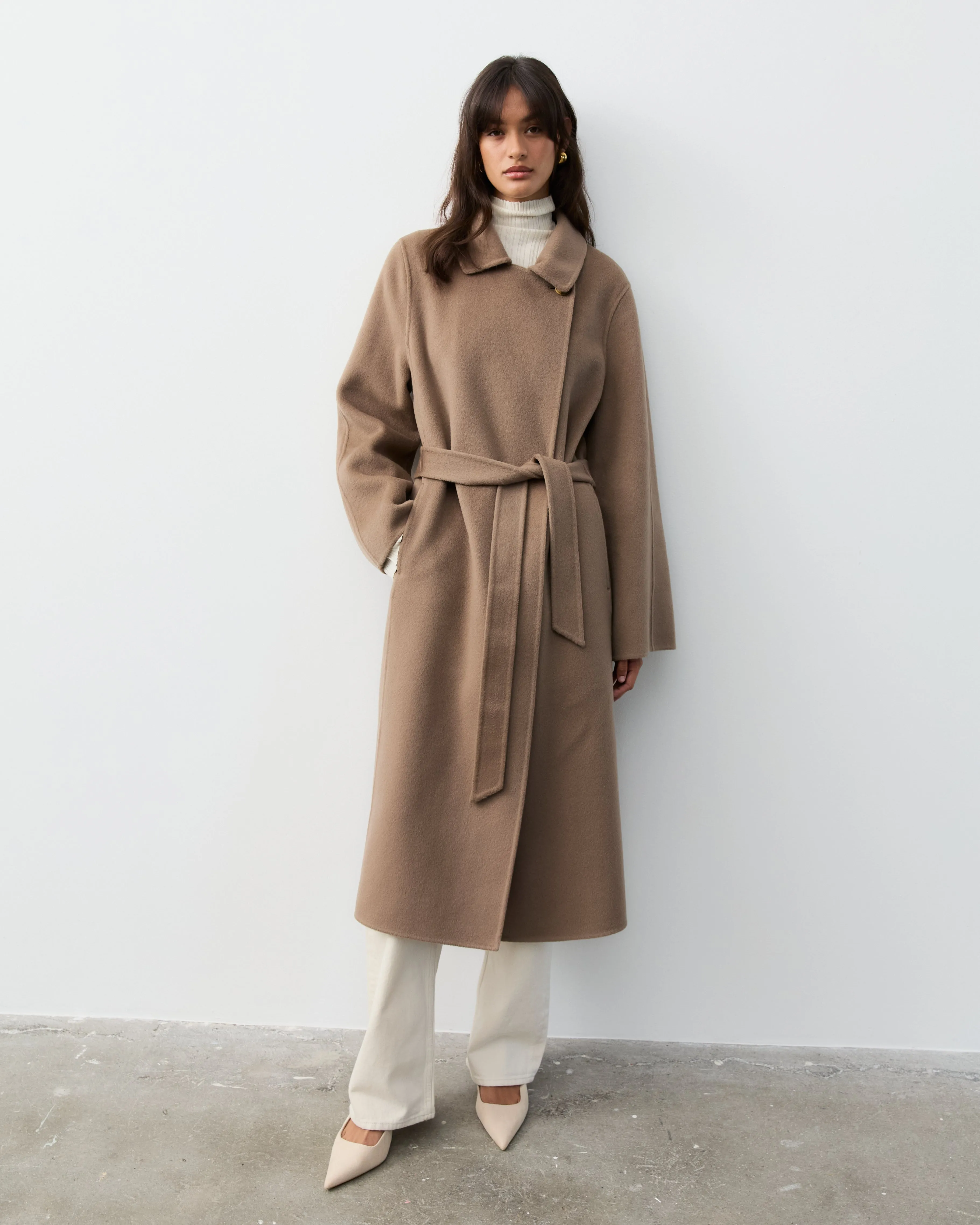 THE TAILORED COAT - TAUPE